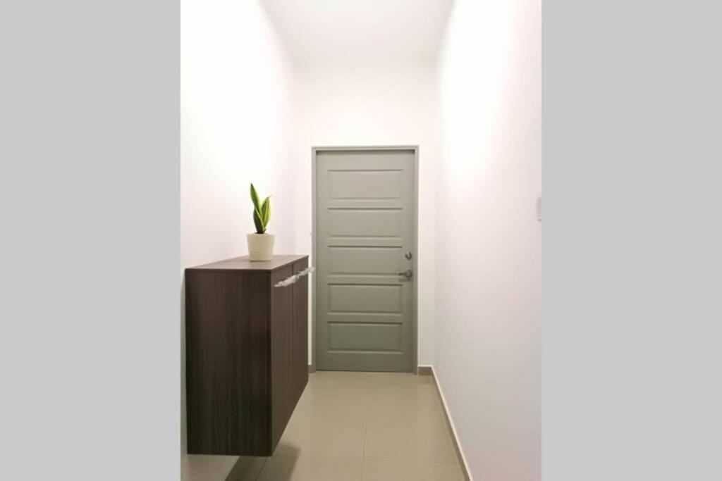 The Venus Block B31st Floor Sri Manjung * Kampong Lumut Kiri